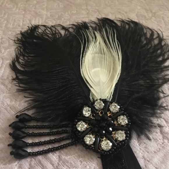 1920s Inspired Feathers Headband - Picture 4 of 5